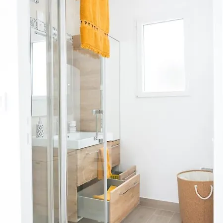 T3 Graphic En Bord De Appartement